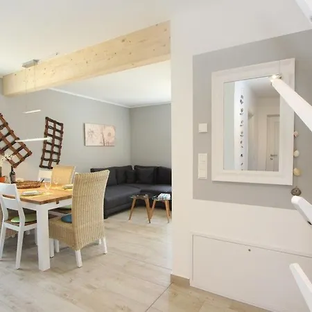 Skanhuus Holiday home